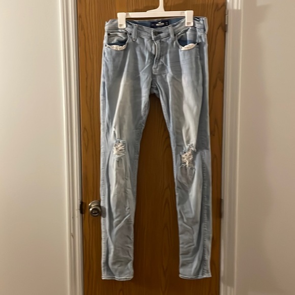 Hollister - Picture 1 of 2